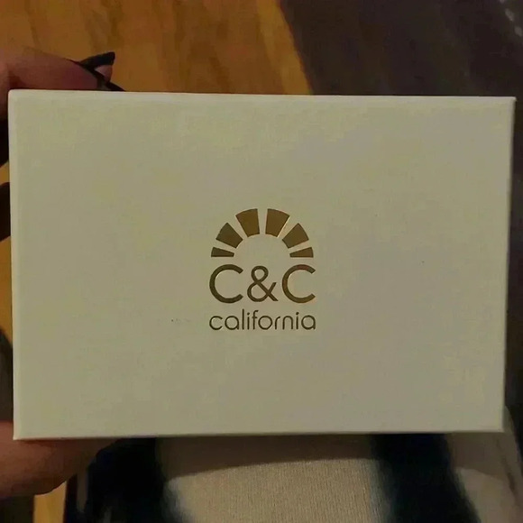 C & C CALIFORNIA FLOWER EARRINGS - Picture 2 of 3